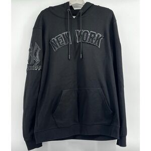 Pro Standard - MLB New York Yankees Triple Black Logo Men's Pullover Hoodie
